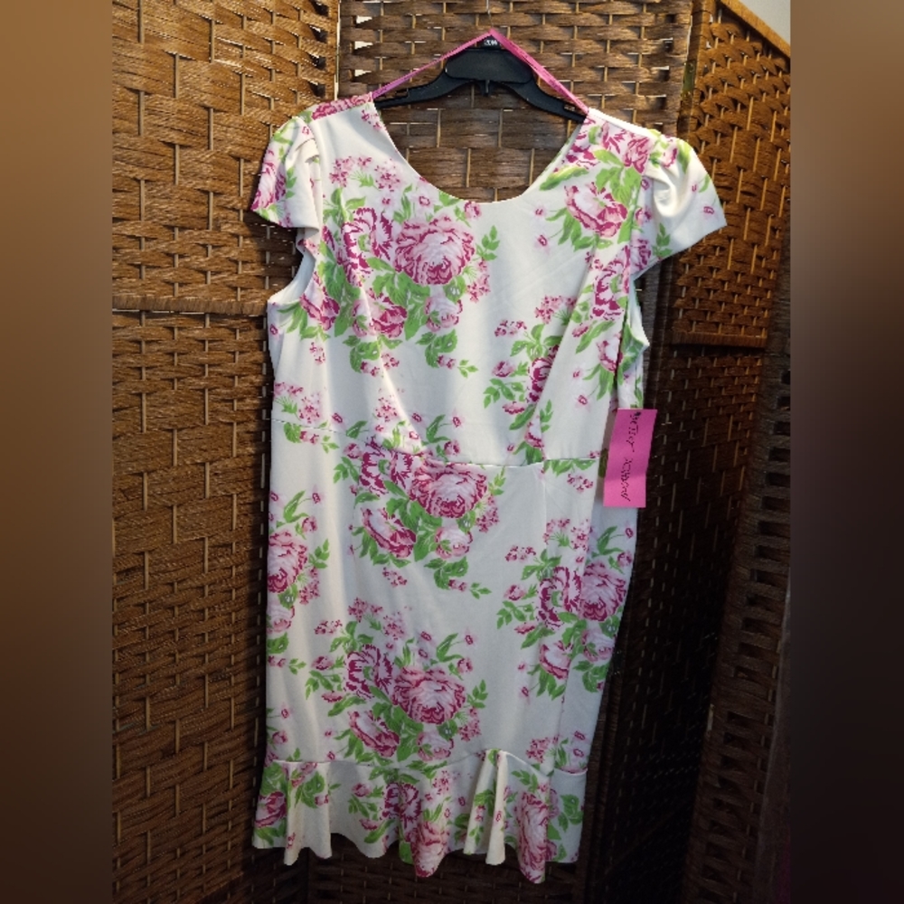 Betsey Johnson Plus Size Floral Bouquet Cocktail Dress - Picture 2 of 11